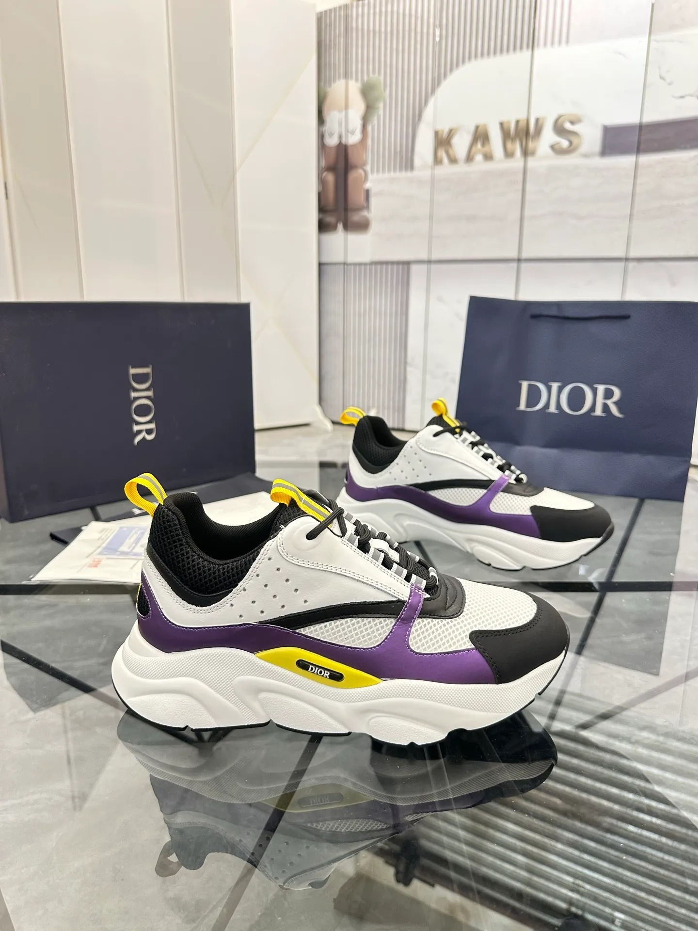 Men's shoes: 💰P460¥ Ready in Guangzhou, fully packaged Product trademark: Dior* "Dior*" low-top casual shoes Regular size: 38-46 (can be customized to 47) B22 Product materials: imported cowhide leather upper spliced ​​with original fabric, breathable lining, original outsole. Number: 920